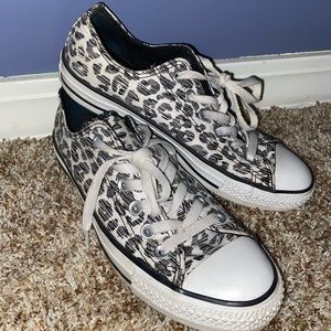 Women’s Leopard print Converse